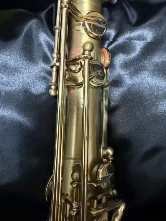 使用に伴うキズはありますが、音色には影響ありません。