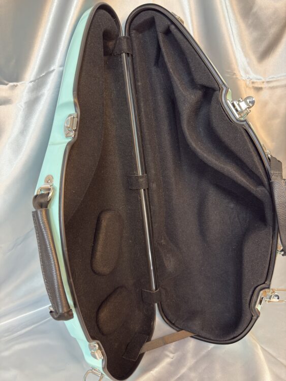 アルトサックス用シャイニーケース