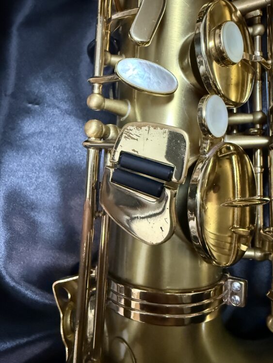 所々に使用に伴う擦れキズはありますが、吹奏に問題ありません